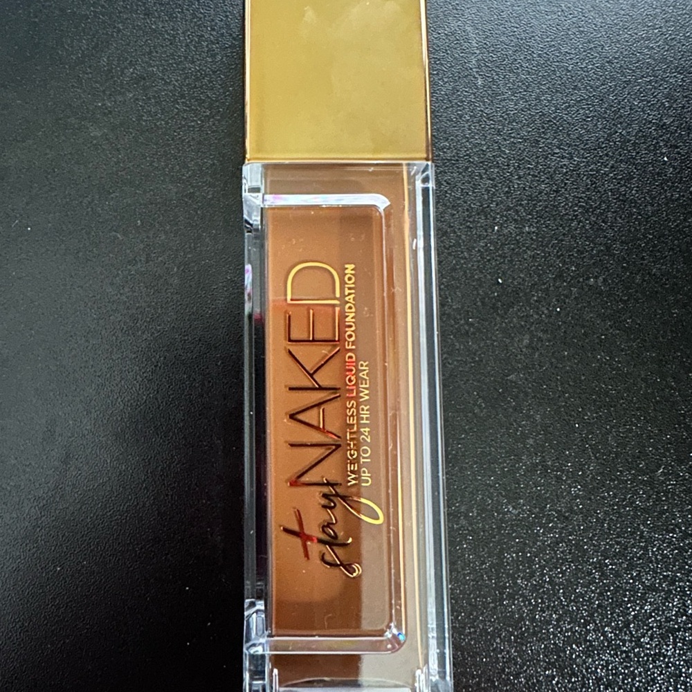 Urban Decay Stay Naked Weightless Liquid Foundation - Tan